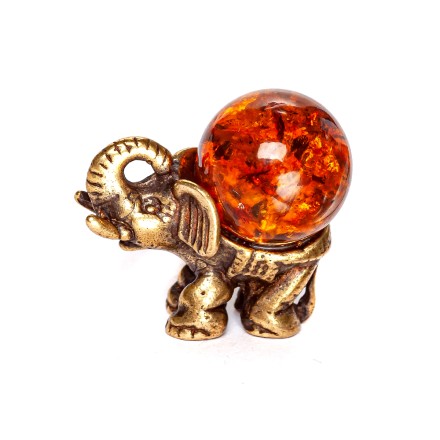 Фигурка &quot;Слон с  шариком на спине&quot;янтарь/ латунь купить в Улан-Удэ
